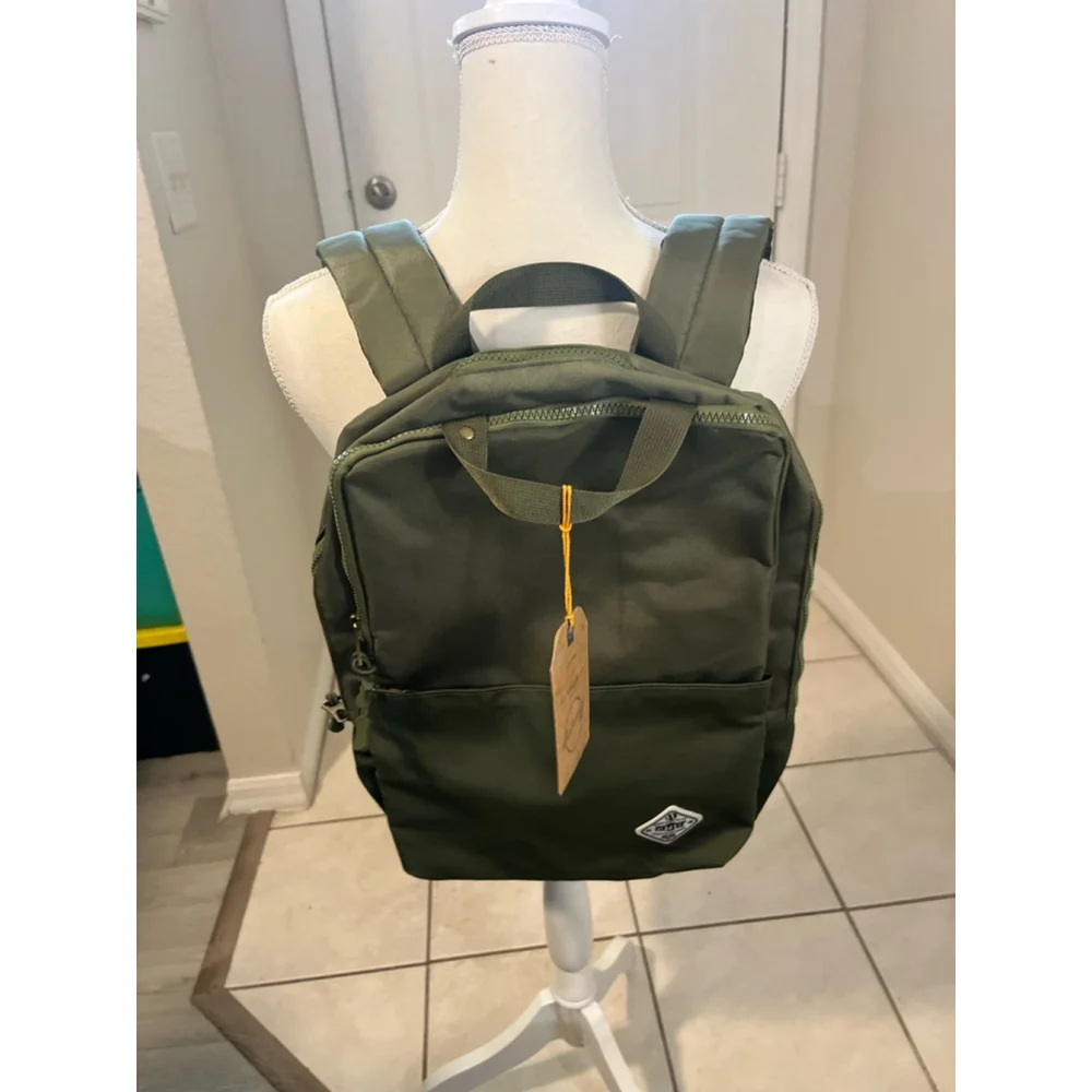 NWT Weatherproof Vintage Olive Green 17” Backpack